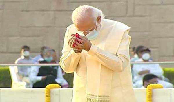 गांधी जयंती के मौके पर मोदी ने राष्ट्रपिता को किया नमन गांधी जयंती के मौके पर मोदी ने राष्ट्रपिता को किया नमन